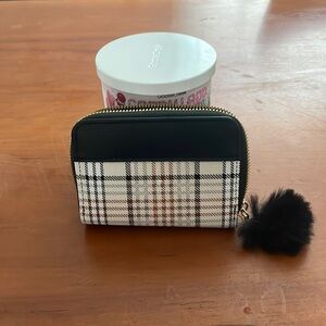 Wallet Burberry Style. BRAND NEW.